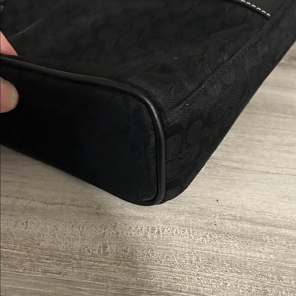 Coach Black Signature Canvas Toiletry Wristlet NWOT - Picture 10 of 11